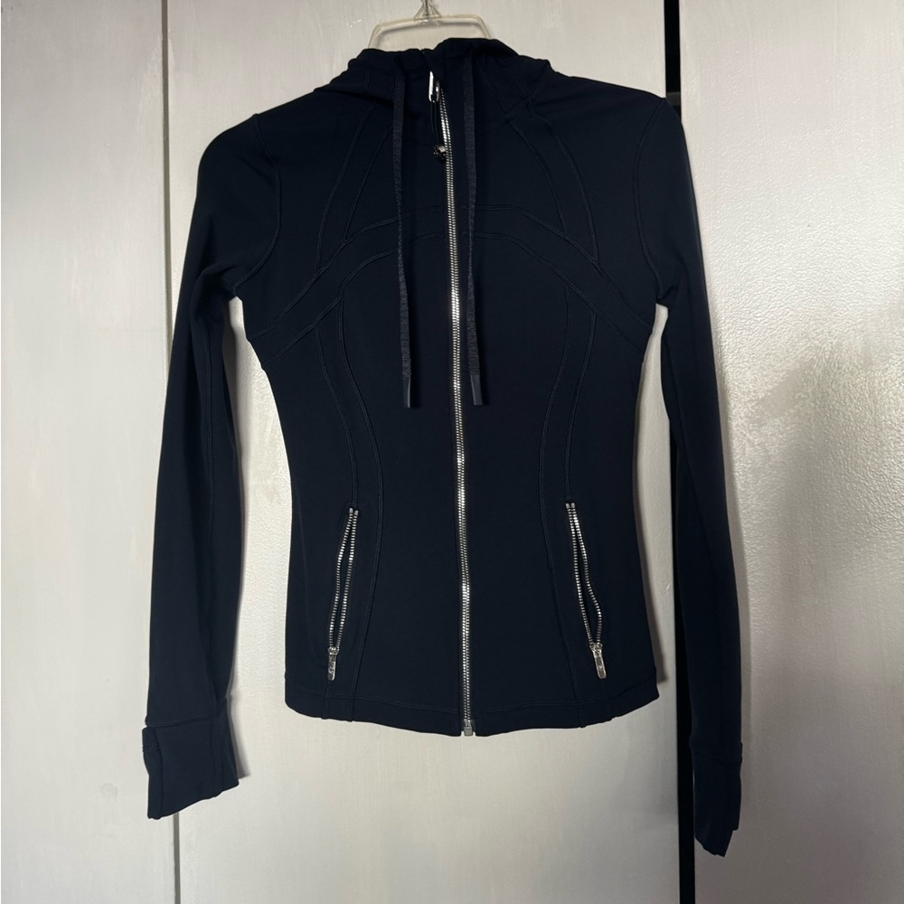 Lululemon Define Hooded Jacket
Nulu 4 Navy Silver